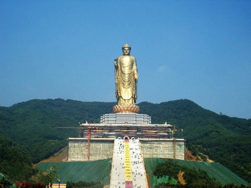 THE TALLEST STATUE OF THE WORLD