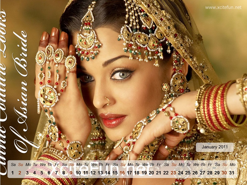 Aishwarya Rai in a gold saree Aishwarya Rai in a gold saree