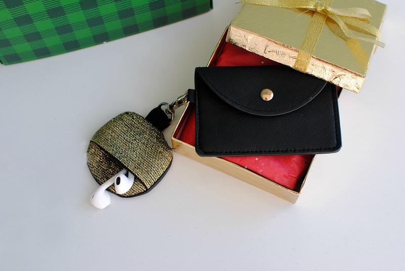 DIY Gifts: Earbud and Headphone Case