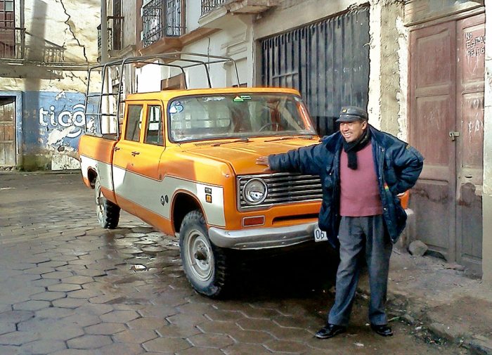 El primer Toyota en Bolivia Autos y Motos