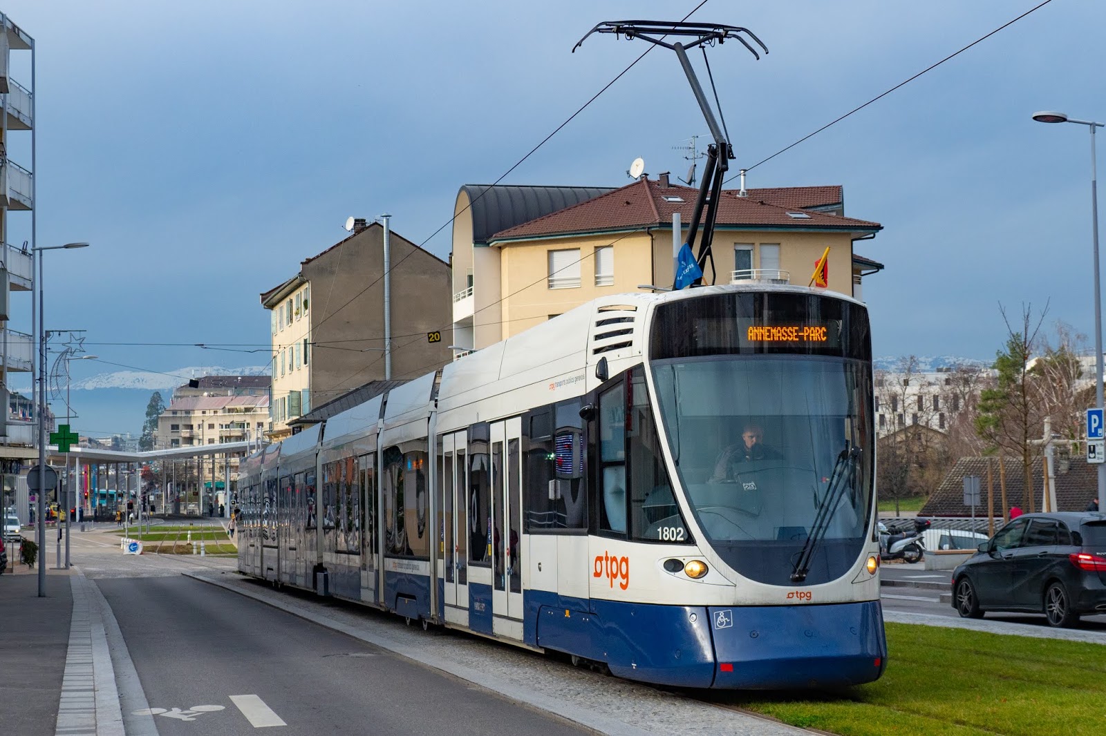 ÖFFENTLICHER VERKEHR Leman Express / TPG Linie 17