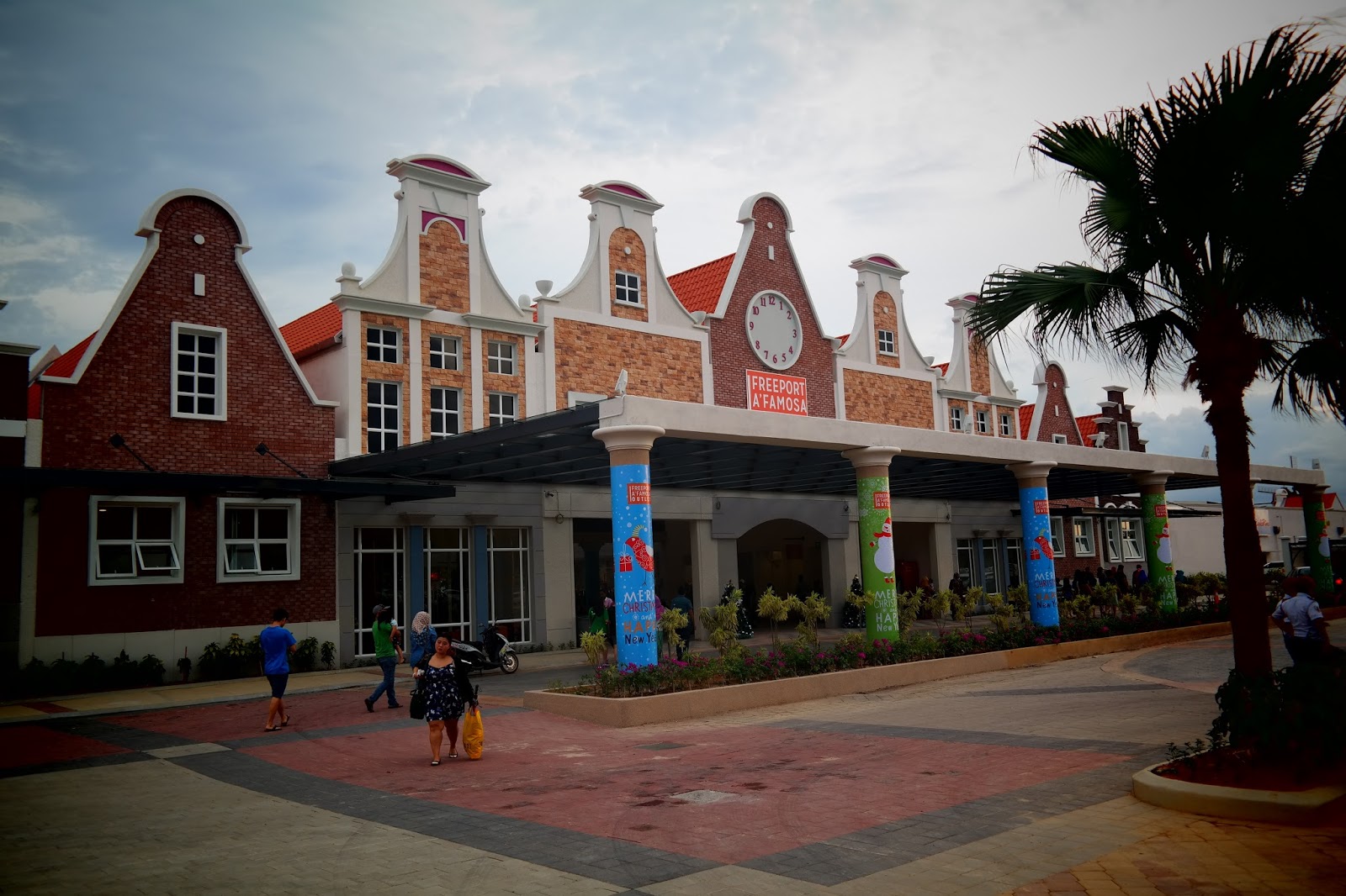 EWen Hooi Shopping at Freeport A' Famosa Outlet Melaka