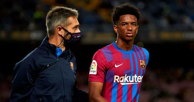 Barcelona officially confirm youngster Balde injury