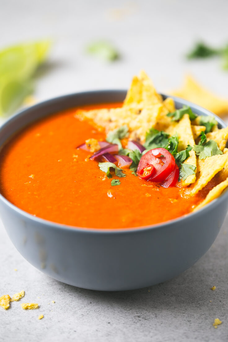Spicy tomato soup | danceofstoves.com #vegan Spicy tomato soup | danceofstoves.com #vegan