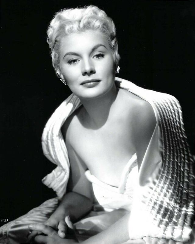 Gorgeous Photos Of American Actress Barbara Payton During Her Brief Life Vintage Everyday
