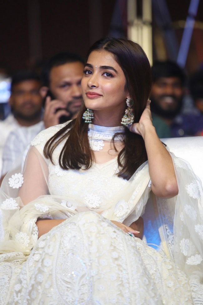 Pooja Hegde in White Salwar from Most Eligible Bachelor Event Pooja-hegde-most-eligible-bachelor-22