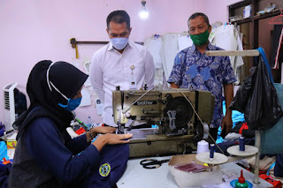 PTM Diberlakukan, Pesanan Seragam Seragam Sekolah Meningkat 1 B1248EFE 97C4 4A5A 88D7 90BDCF6AC709