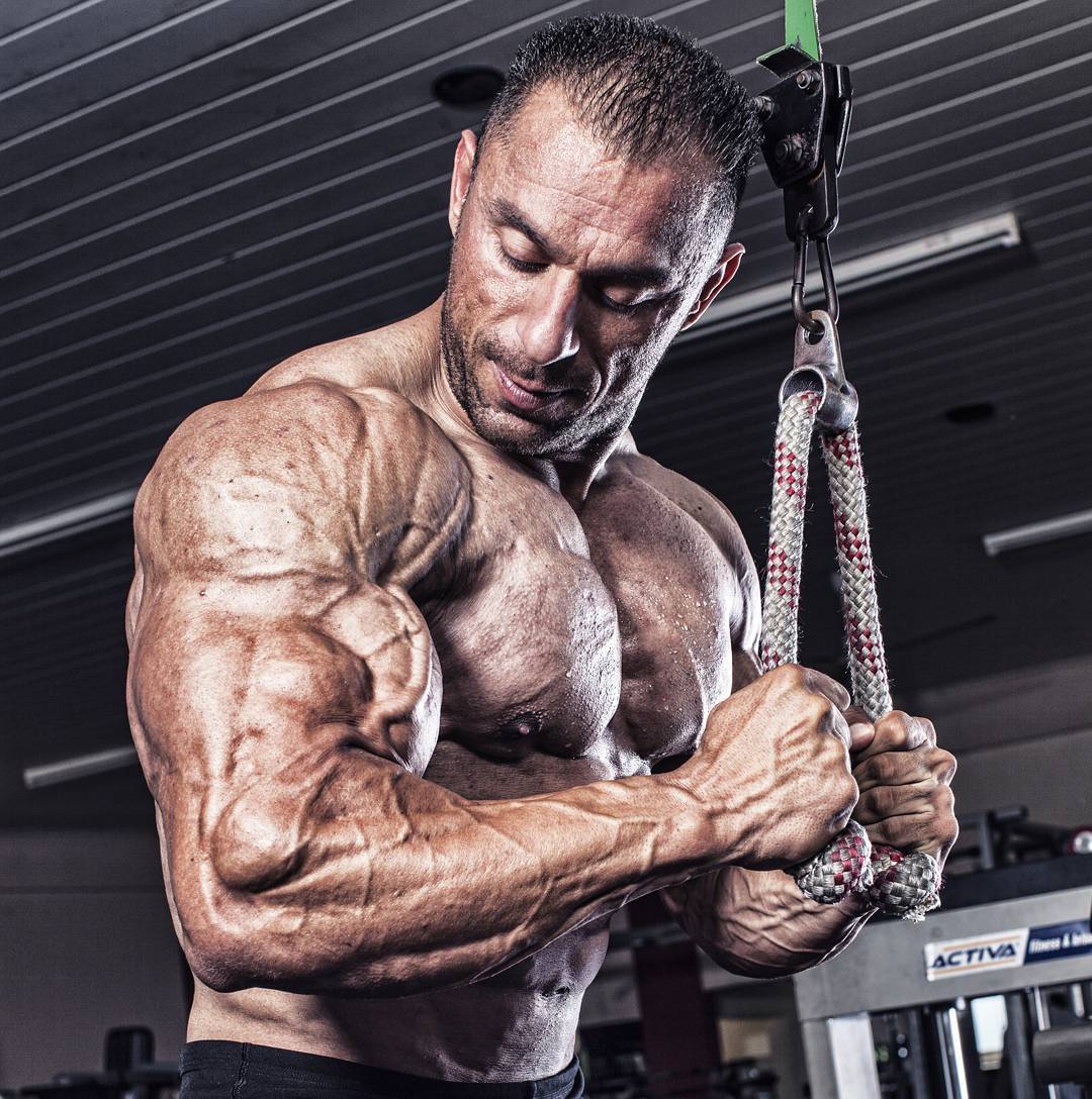 Muscle Lover TurkishCypriot bodybuilder Murat Senyigit (2)