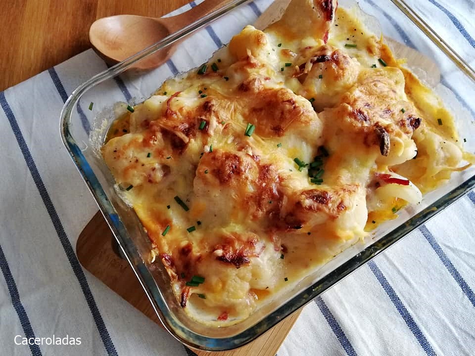 Coliflor Gratinada Al Horno Con Jamon Y Bechamel Ligera Caceroladas