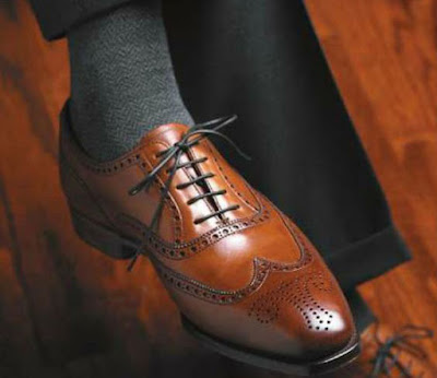 Tips Memilih Sepatu yang Tepat Untuk Kemeja Pria