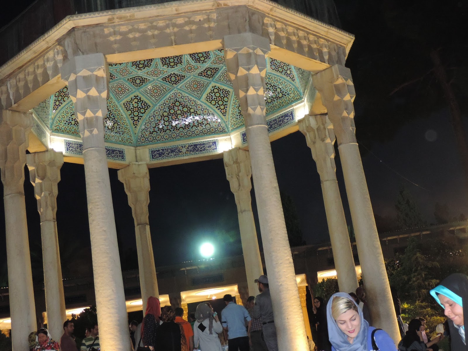 Cette Oeuvre Est Entrée Ou Tombée Dans Le afficheimg.blogspot.com