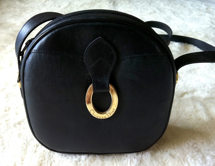 Style in Town: Vintage Christian Dior Round Bag