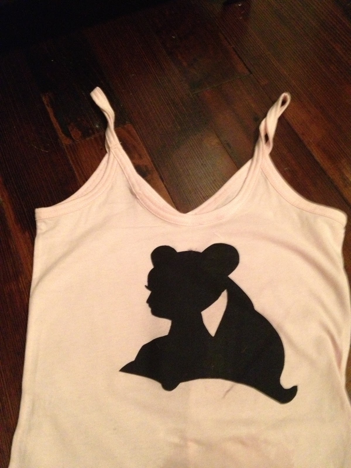 Dinners and Doodles DIY Easy Disney Shirts!