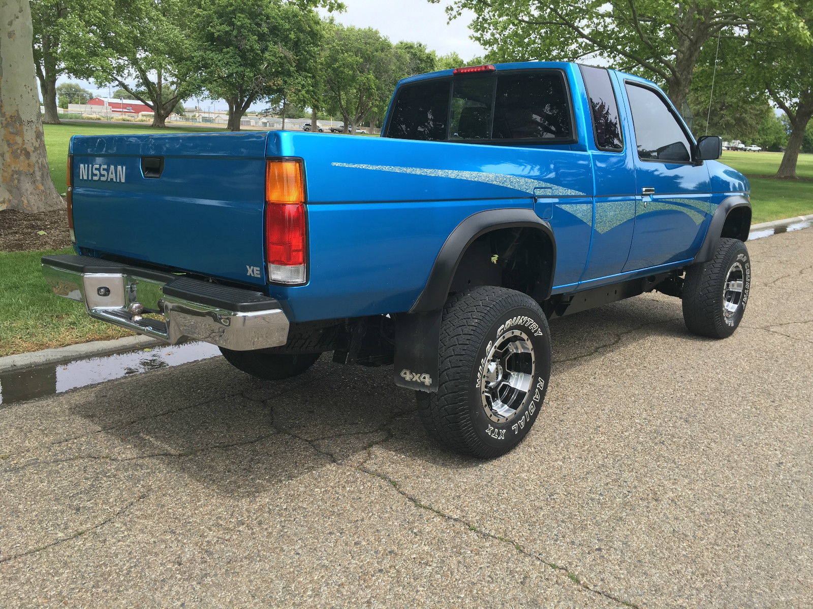 1996 Nissan D21 Hardbody 4X4 Pickup.