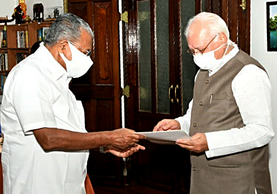 विजयन राज्यपाल से मिले विजयन राज्यपाल से मिले