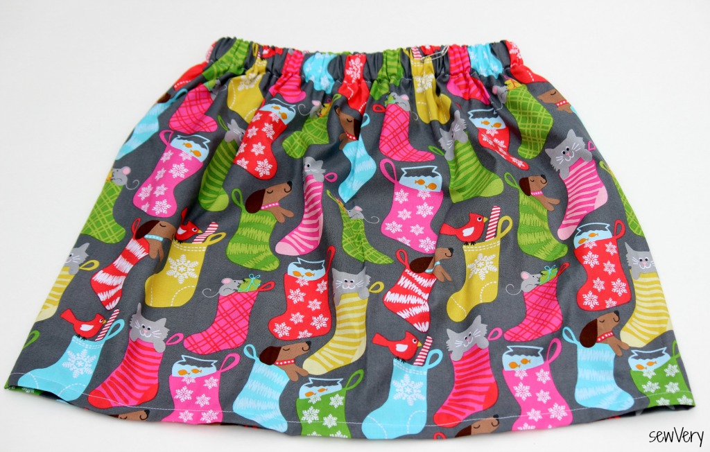 sewVery Christmas Present Placemats & Skirts