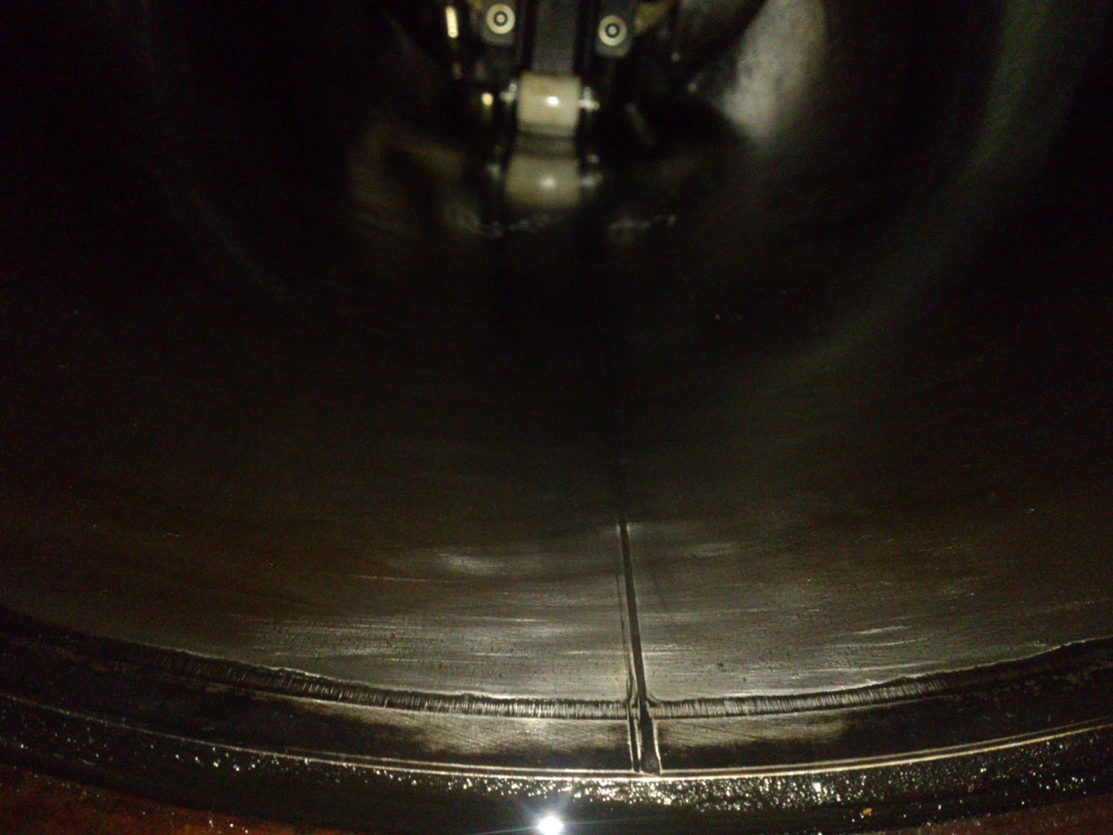 MAN B&W Engine Cylinder liner -Deep scratch due to foreign particle MAN B&W Engine Cylinder liner -Deep scratch due to foreign particle