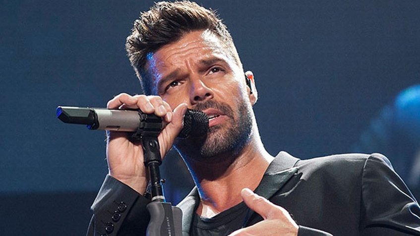 Ricky Martin con Microfono en concierto Ricky Martin con Microfono en concierto