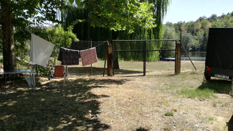 Portão de acesso do Parque de Campismo a Praia Fluvial da Maravilha