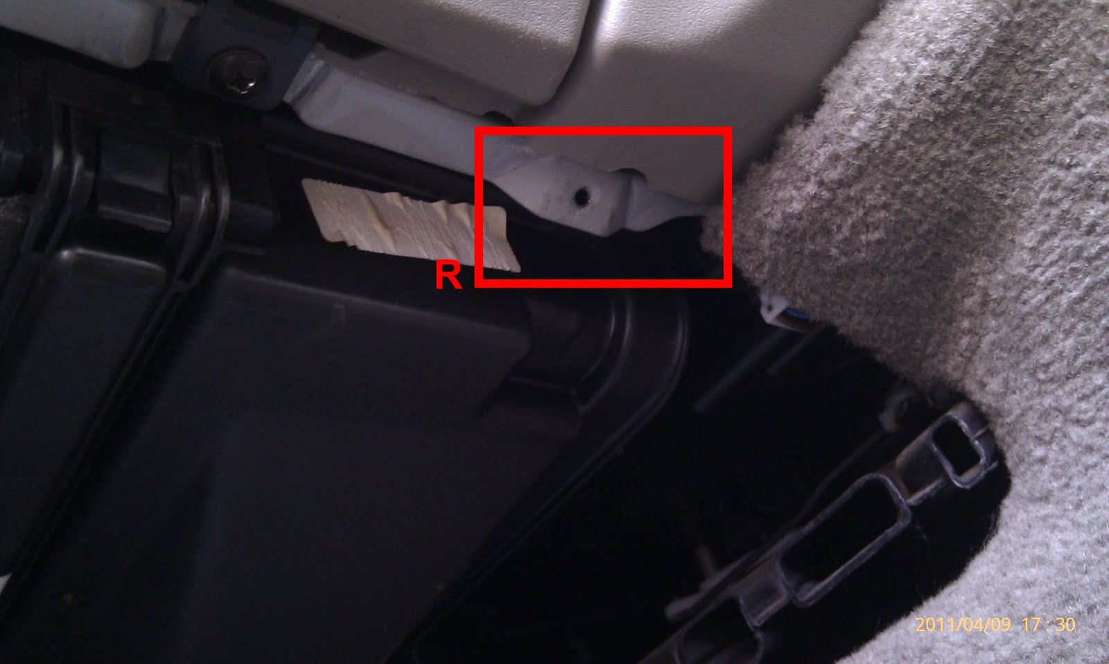 baldy written ramblings Guide/How To Changing Cabin Air Filter on 2002 Volvo S40/V40 (ph2)