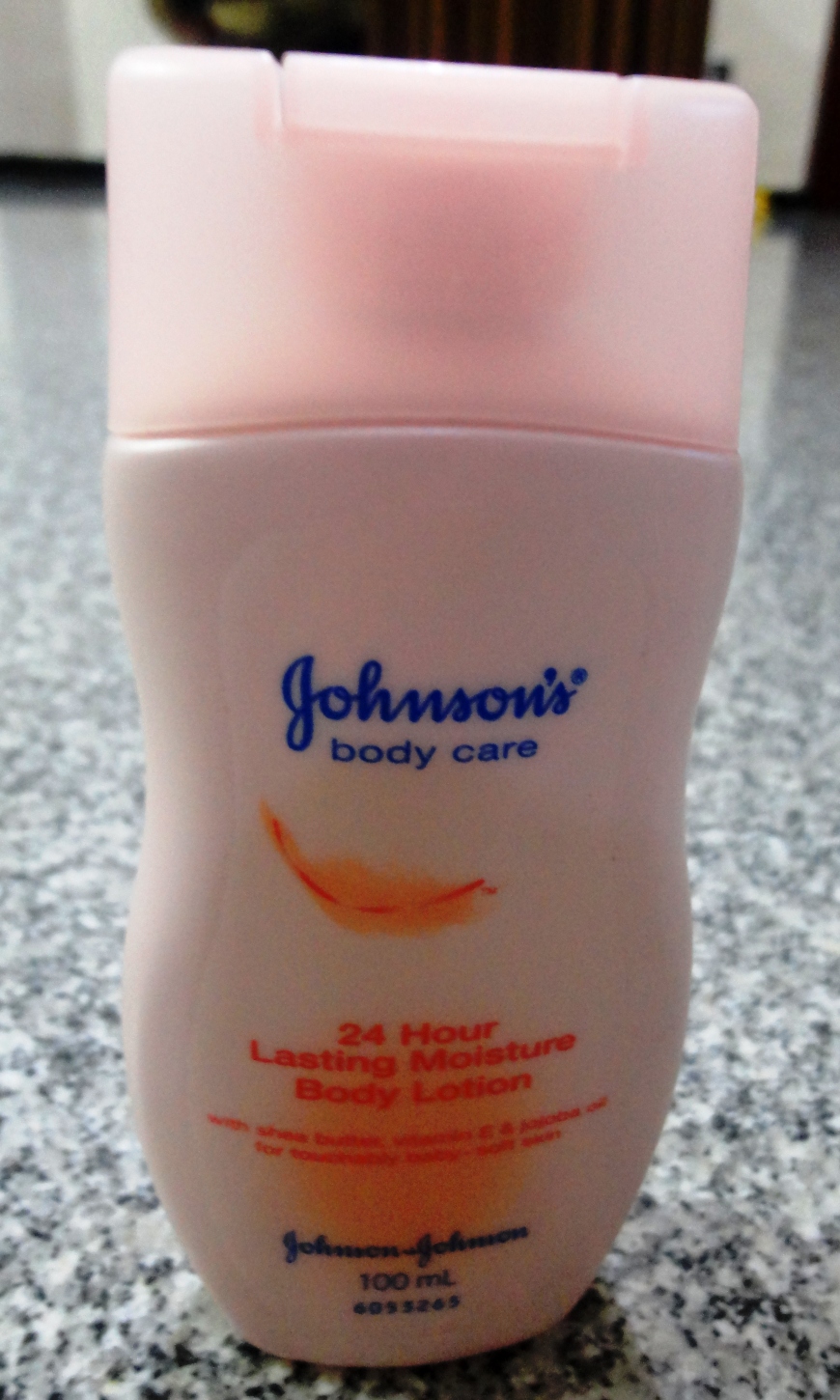 Review Johnson's Body Care (24 Hours Lasting Moisture Body Lotion