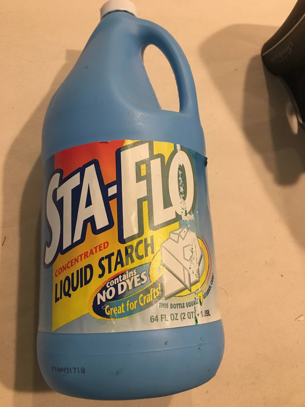 Sta-flo Concentrated Liquid Starch 64 FL Oz No Dyes Crafts Clothes