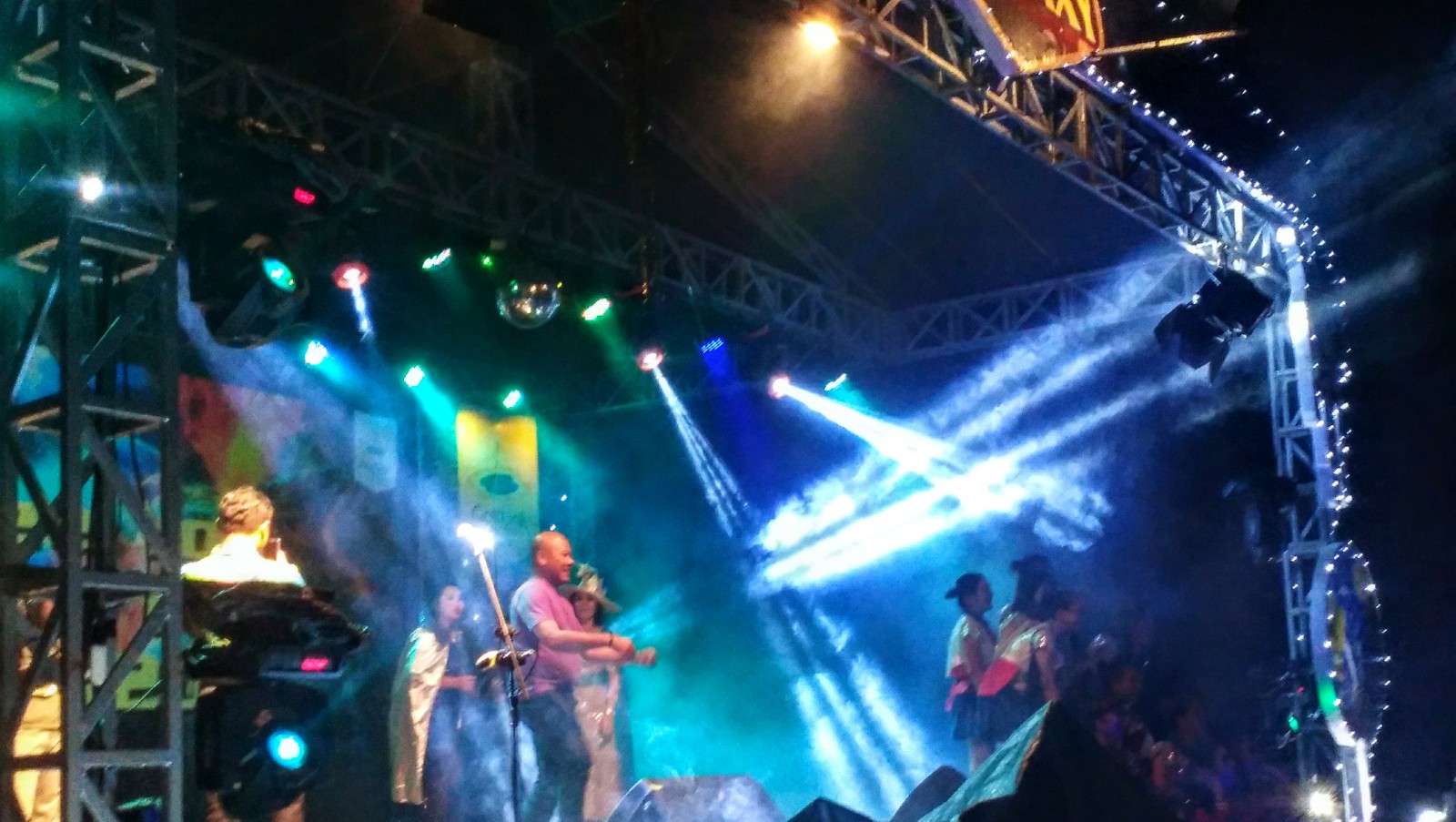 PAKET DEKORASI PANGGUNG & LIGHTING ACARA GATHERING KANTOR PERUSAHAAN