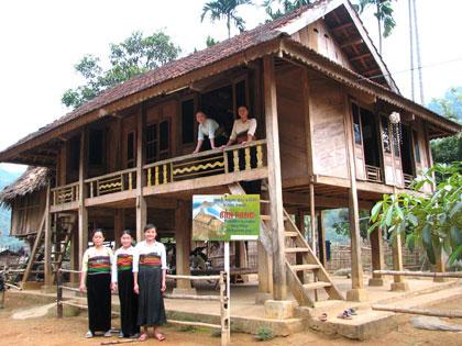 vanhoavietnam: Nét đẹp trong ngôi nhà sàn của người Thái