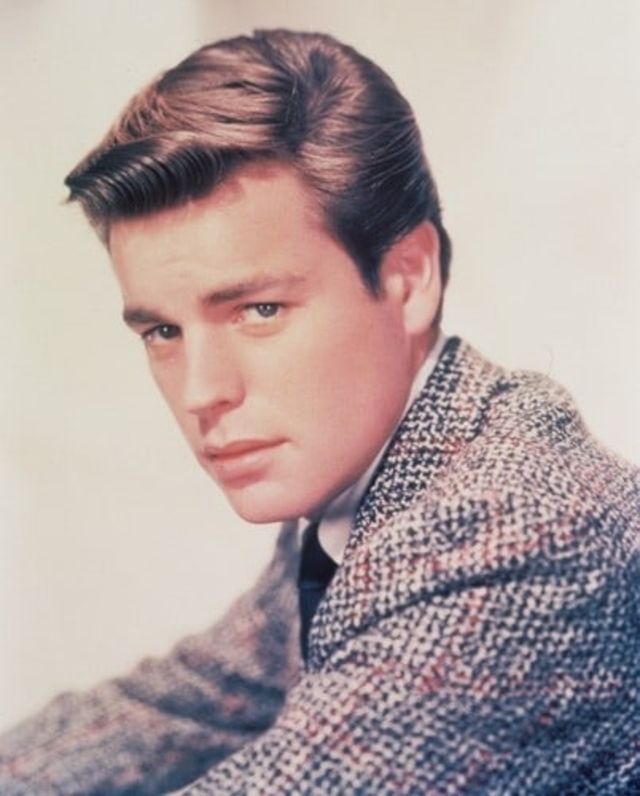 25 Portrait Photos of a Very Young and Handsome Robert Wagner in the 1950s Vintage Everyday