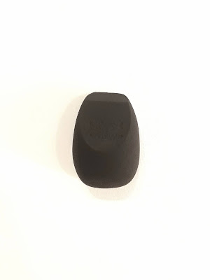 NYX Professional Makeup Complete Control Blending Sponge NYX Professional Makeup Complete Control Blending Sponge