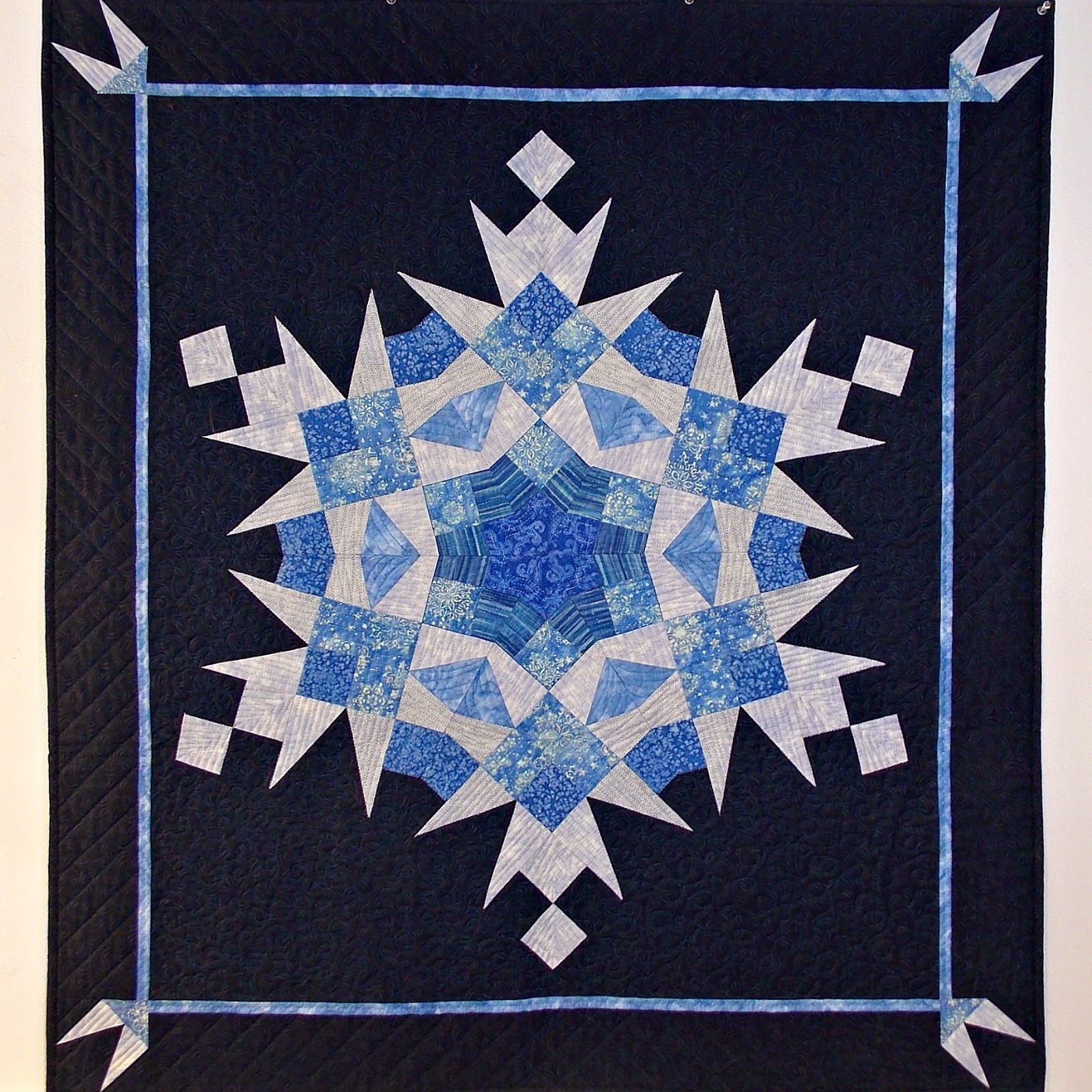 The Queen Quilts Snow Crystal Quilt