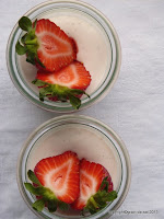 http://salzkorn.blogspot.fr/2013/04/fruhlingsgefuhle-quarkcreme-mousse-mit.html