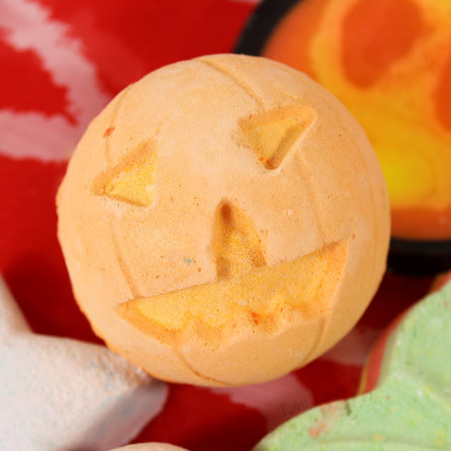 LUSH Halloween 2016 Pumpkin bath bomb review