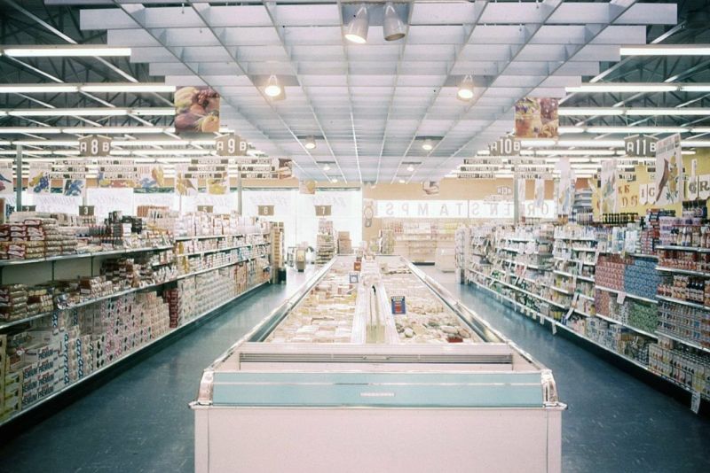 Inside the Tom Thumb Supermarket in 1966 Through Vintage Snaps