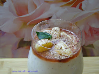 S4200004 2 Frau Rosenfräulein Mit Rosen Delikat Essen https://rosenprodukte.com Quarkspeise