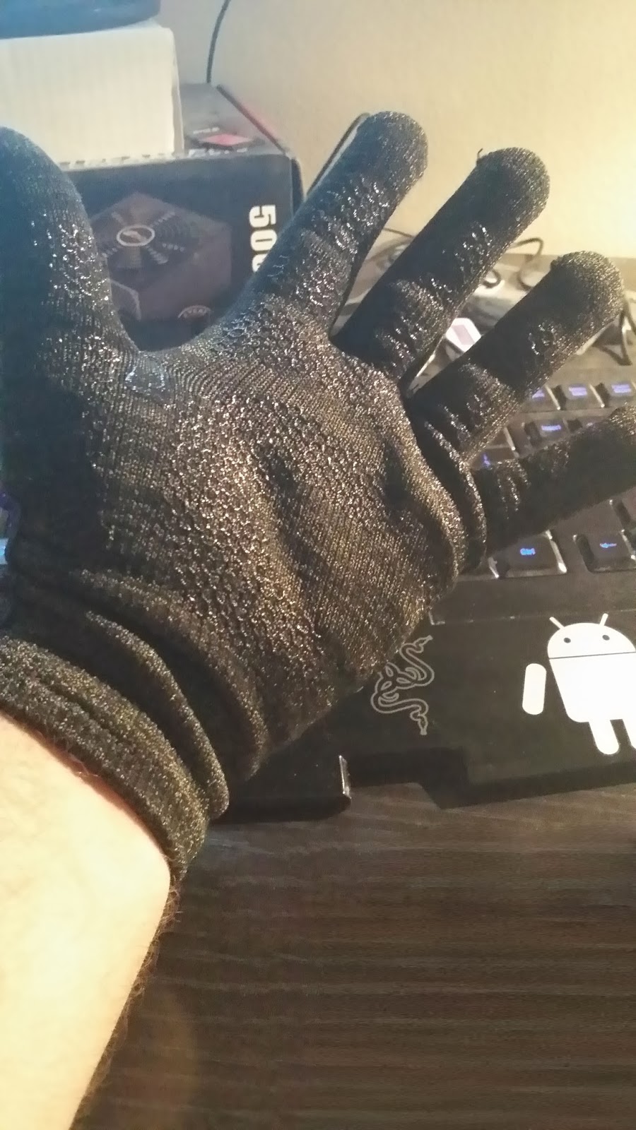 Glider Gloves Winter Style for your smartphone
