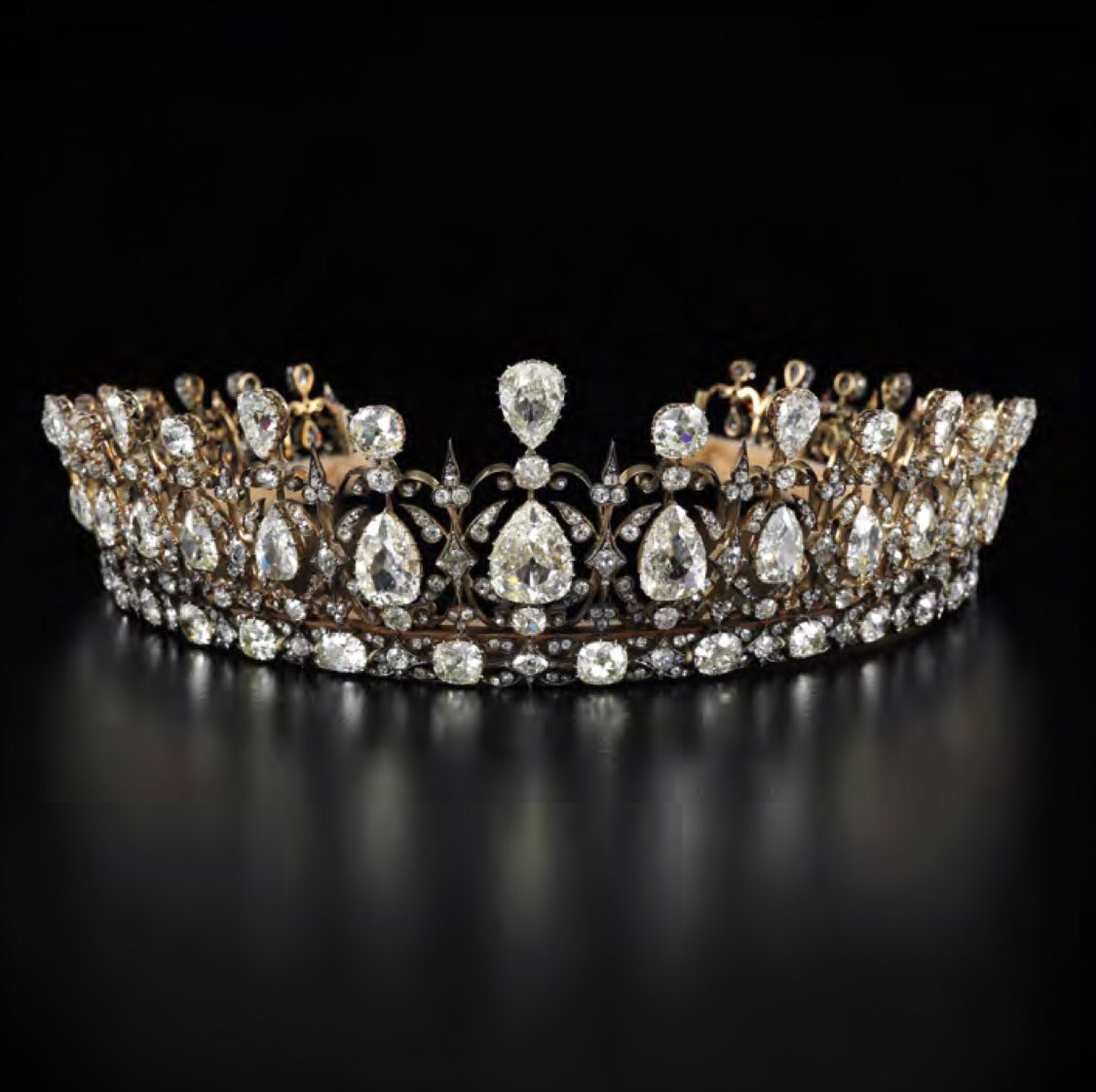 The Royal Order of Sartorial Splendor: Tiara Thursday: A Fife Tiara Update