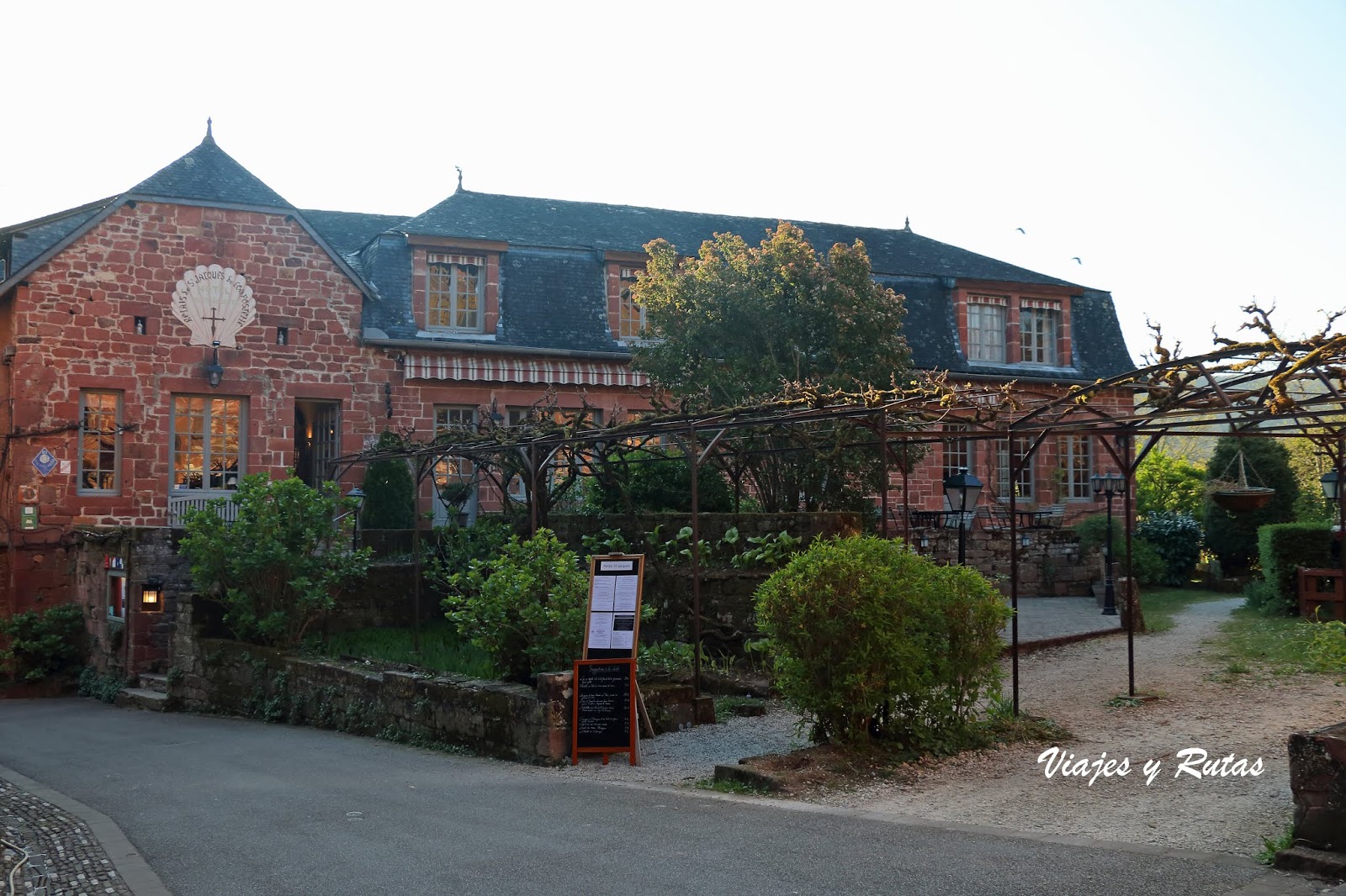 Camino de Santiago, Collonges la Rouge, Francia