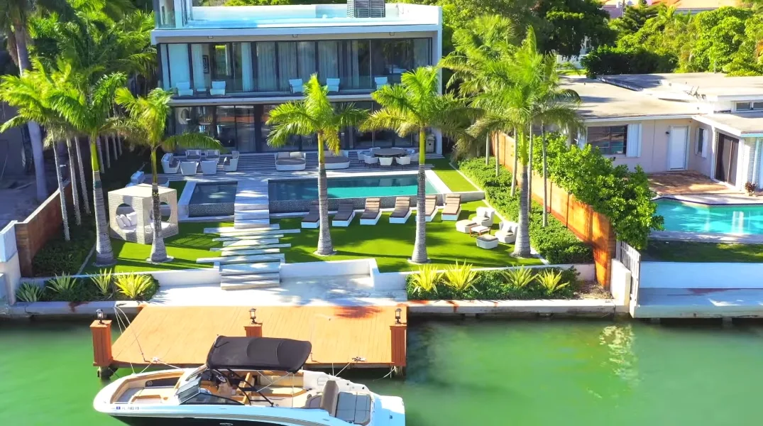 48 Interior Design Photos vs. Dave Portnoy's $6 Million Miami Mansion Tour