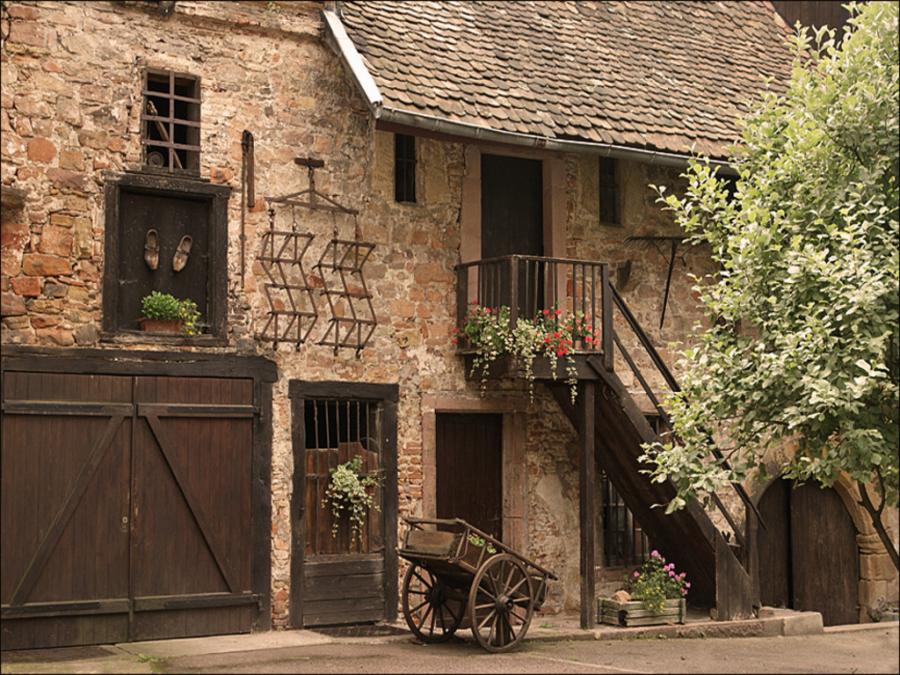 пожилые люди дома. Old visit. Old visit. Old spanish missions. гавана старый город.