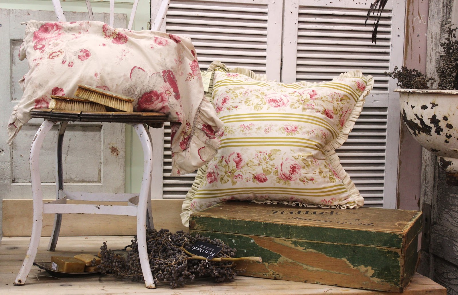 Monticello Antique Marketplace: Portland's Premier Antique Marketplace...