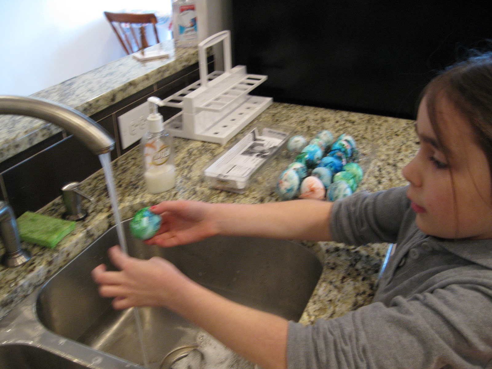 solagratiamom-easter-eggs-the-fun-way