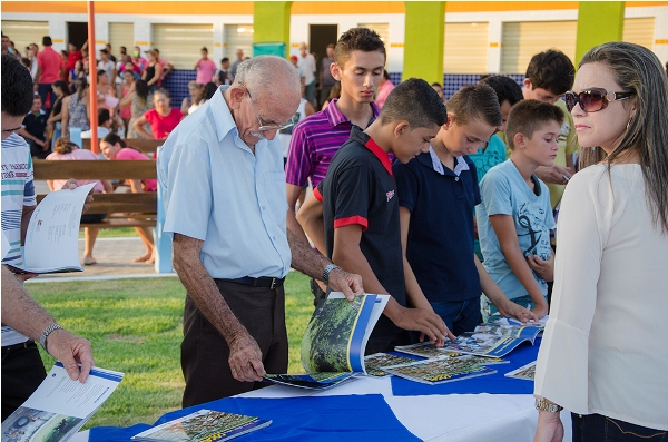 Prefeitura de Cocal inaugura Centro Comercial e praça - Imagem 9
