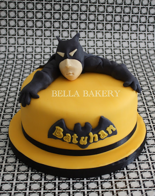 -: BATMAN CAKE