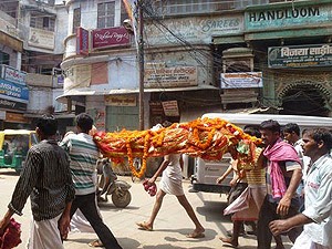 ritos funerarios hindúes 05