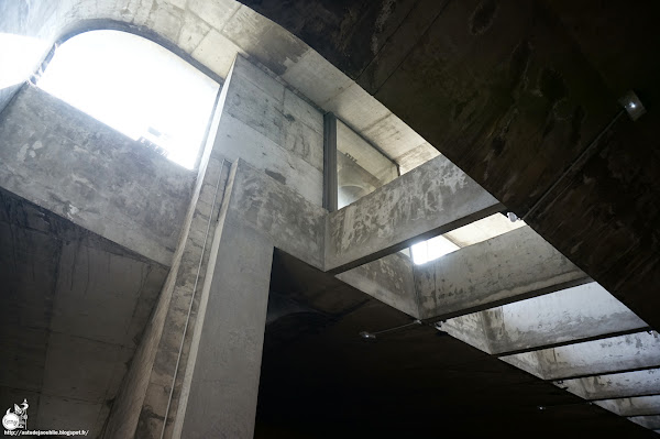 Nevers - Eglise Sainte-Bernadette du Banlay, Part. 2<br /> Architectes: Claude Parent, Paul Virilio (Architecture Principe)<br /> Avec Odette Ducarre (maquette des vitraux), Morice Lipsi (Mobilier) Construction: 1963 - 1966 Nevers - Eglise Sainte-Bernadette du Banlay, Part. 2<br /> Architectes: Claude Parent, Paul Virilio (Architecture Principe)<br /> Avec Odette Ducarre (maquette des vitraux), Morice Lipsi (Mobilier) Construction: 1963 - 1966