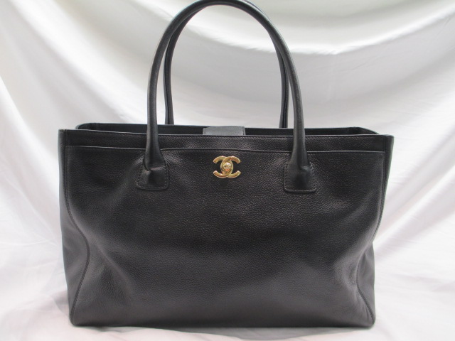 Vancouver Luxury Designer Consignment Shop: Shop 100% Authentic Pre-owned Chanel Bag in Vancouver