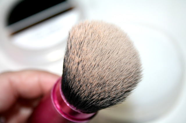 Makeup Revolution Pro Hygiene Sanitising Solid Brush Cleaner