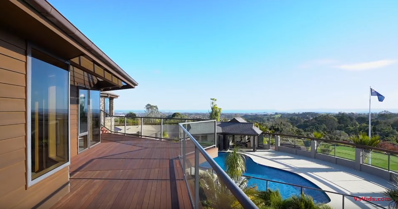 23 Photos vs. Breathtaking Modern Estate in Auckland, New Zealand | Sotheby's International Realty - Luxury Home & Interior Design Tour 23 Photos vs. Breathtaking Modern Estate in Auckland, New Zealand | Sotheby's International Realty - Luxury Home & Interior Design Tour