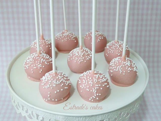 cake pops para Primera Comunión en rosa y blanco 3